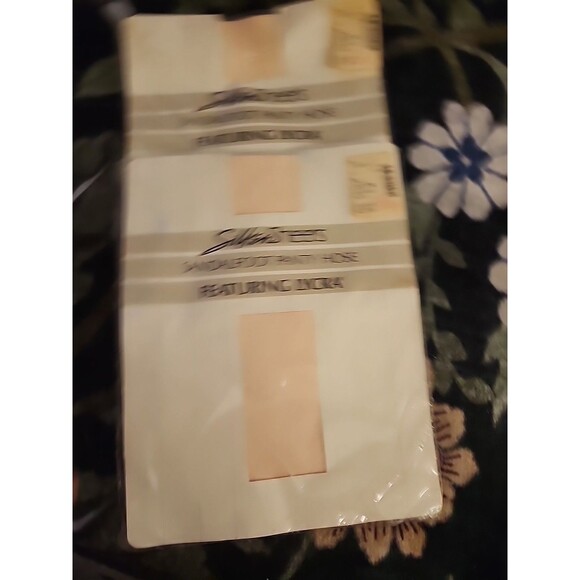 Silken Sheers Sandalfoot Lycra Pantyhose Tall Light Pink Set of 2 NIP Vintage - Picture 2 of 8